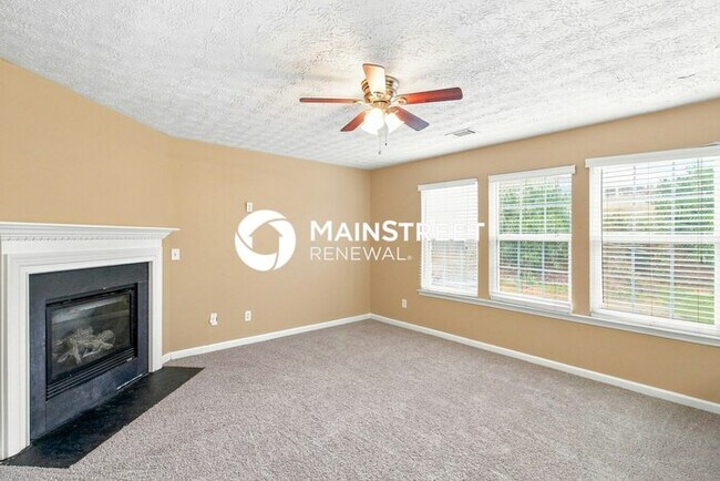 Foto del edificio - 4 Bedroom Pet-Friendly Home in McDonough, GA with Main Street Renewal
