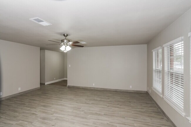 Building Photo - 10507 Stone Creek Pl