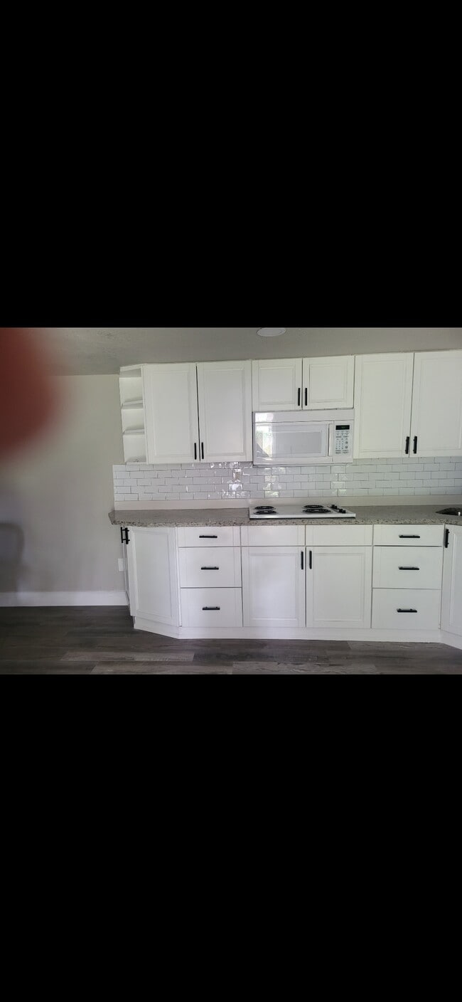 Foto del edificio - 3204 W Beach St