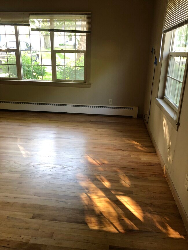 Foto del edificio - 3209 Ridgeway Ave