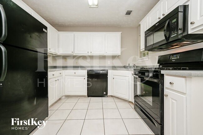 Building Photo - 3827 Monarch Ct