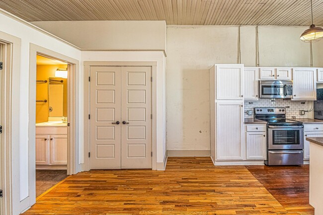 Building Photo - Wilson Furniture Company Lofts- Unit D