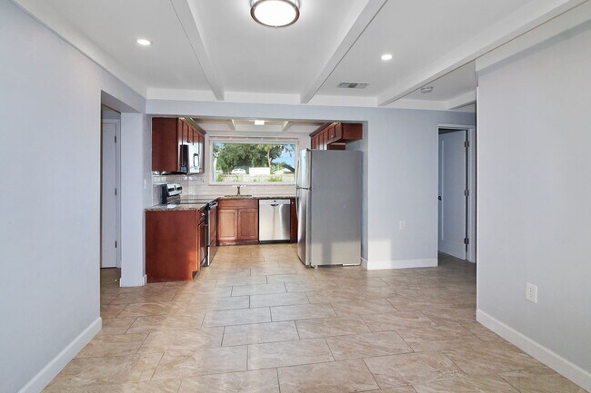 Foto del edificio - Englewood Annual Home for Rent