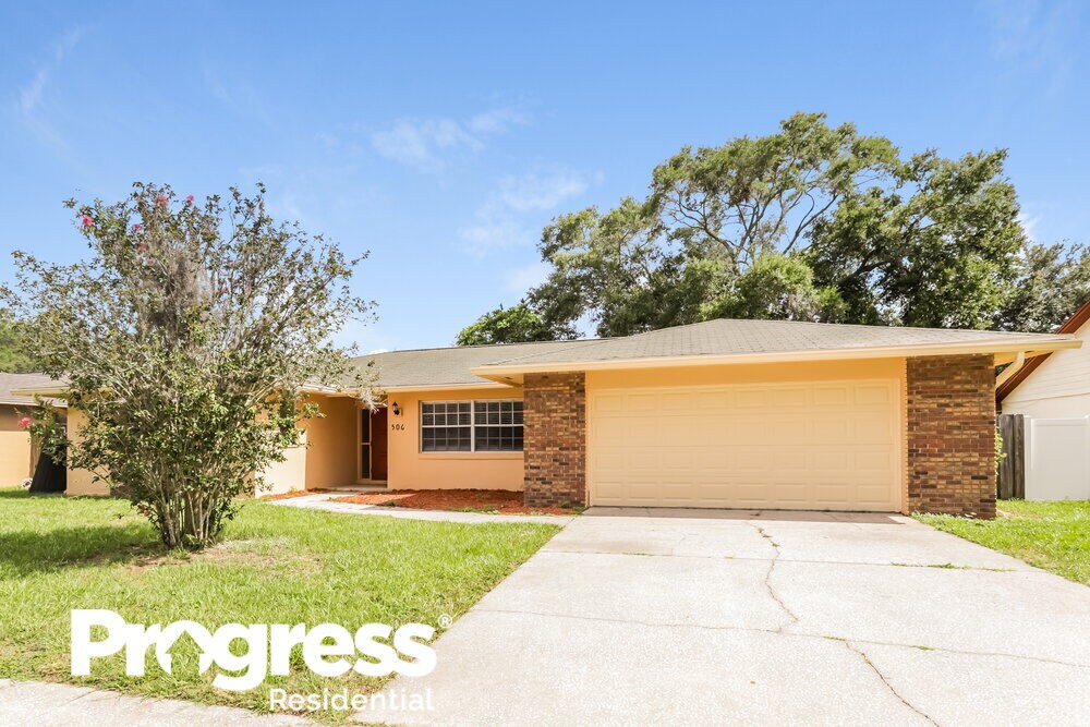 Primary Photo - 506 Mahogany Dr