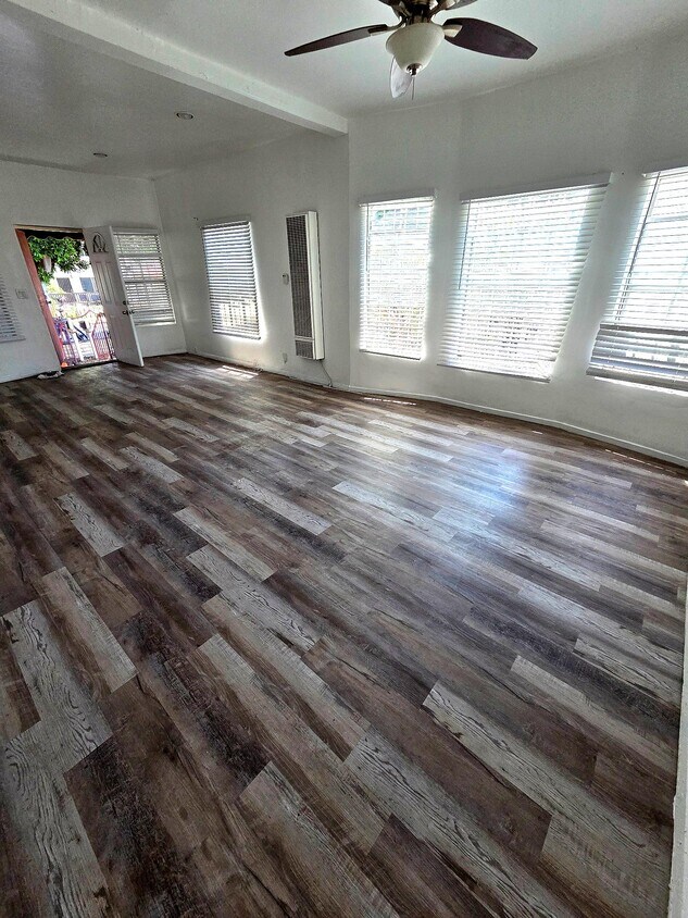 Foto principal - 1193 56th St