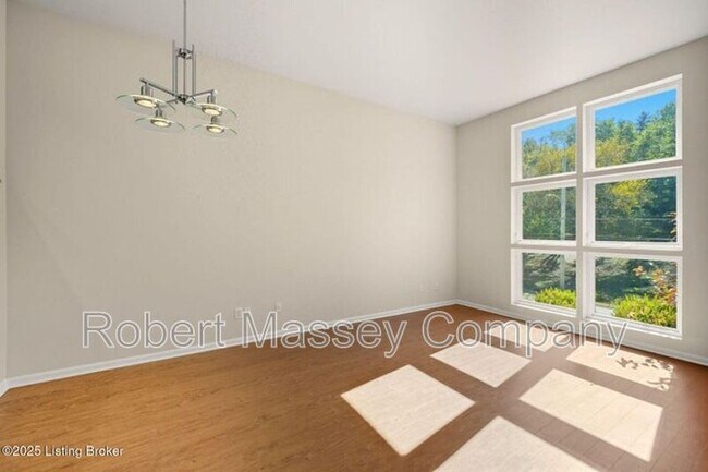 Foto del edificio - 2745 Grinstead Dr