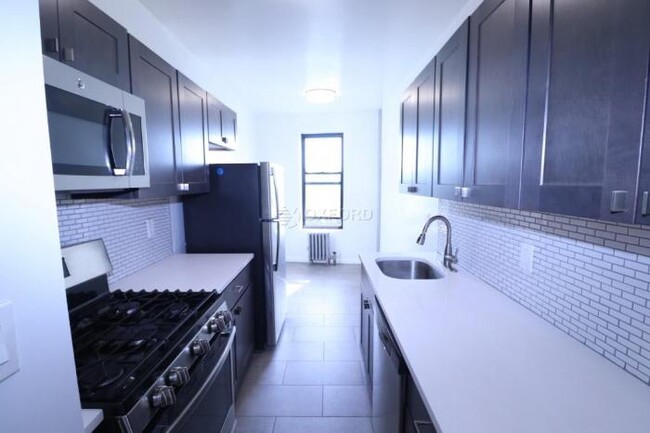 Foto del edificio - 2 bedroom in Queens NY 11354