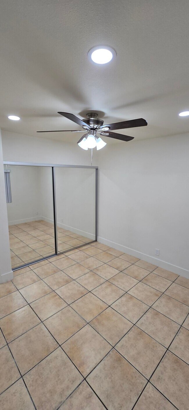 Building Photo - 13926 La Mirada Blvd