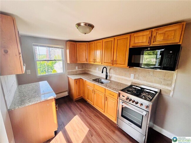 Foto del edificio - 1165 E 3rd St