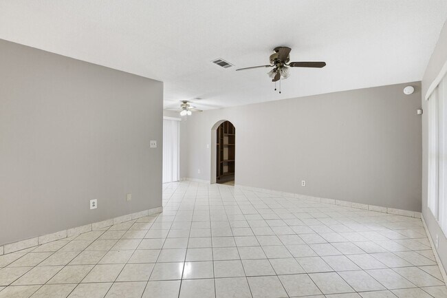 Foto del edificio - 3 bedroom 2 bath house in Northwood Pines