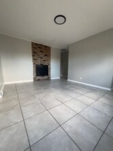 Building Photo - 944 Greenbay Ave