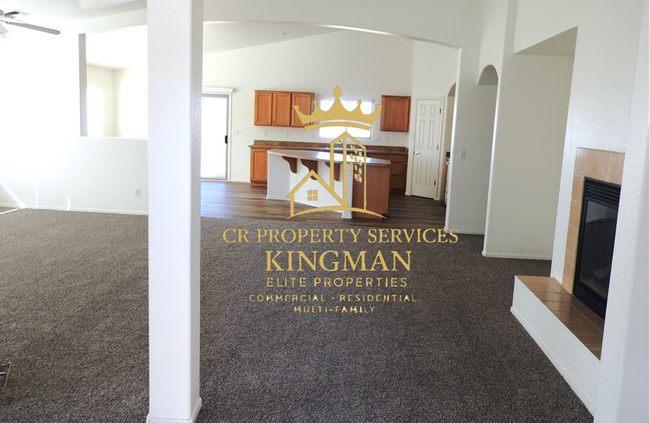 Building Photo - Beautiful 3+2 Split Floor plan home - Near KRMC Hualapai Mountain Campus