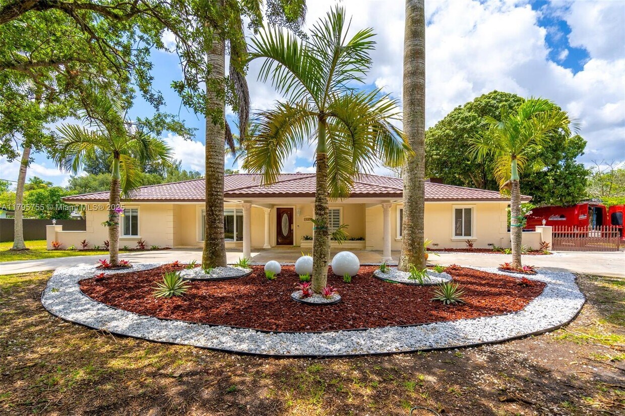 Foto principal - 18370 SW 212th St