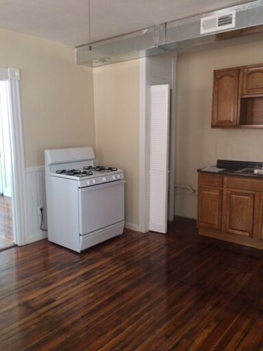 Interior Photo - 276 High St