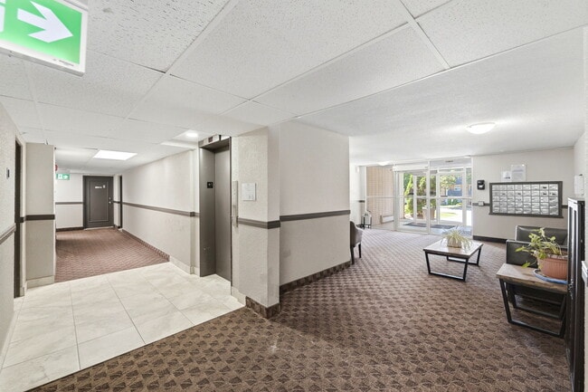 Building Photo - Lakeview Towers Apartments