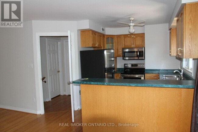 Building Photo - 7 Whitebirch Ln
