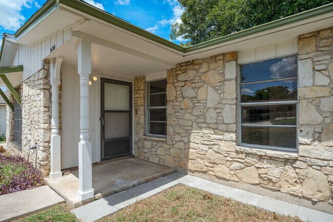 Building Photo - 2130 Jim Bowie Dr