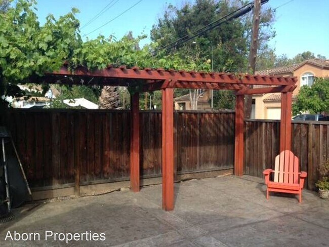 Building Photo - 2 br, 1 bath House - 515 Martha Street