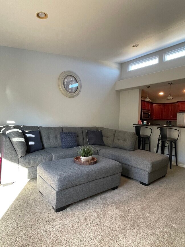 Sala de estar - 5055 Collwood Blvd