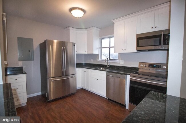 Building Photo - 9327 Woodlea Ct
