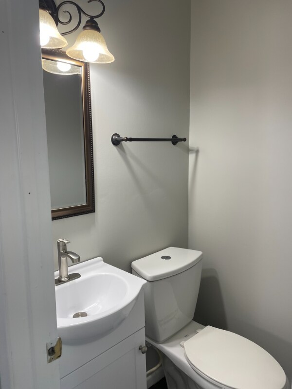 Building Photo - 1208 Snohomish Ave