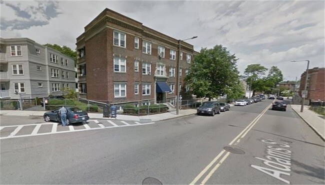 Building Photo - 445 Adams St