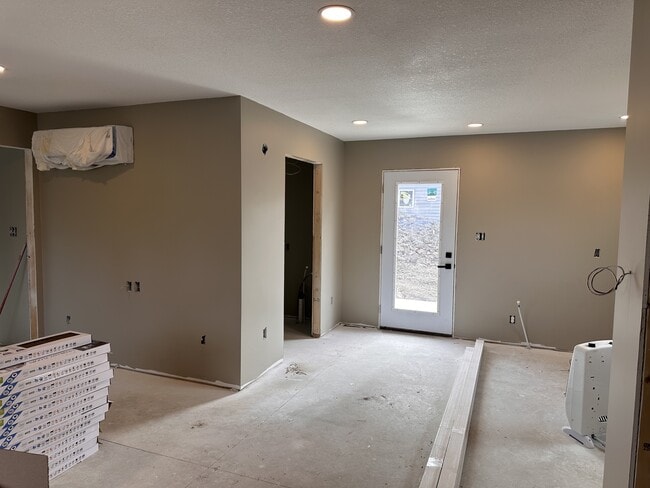 Foto del edificio - 212 E 1st St