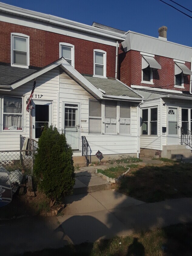 Primary Photo - 1115 Saville Ave