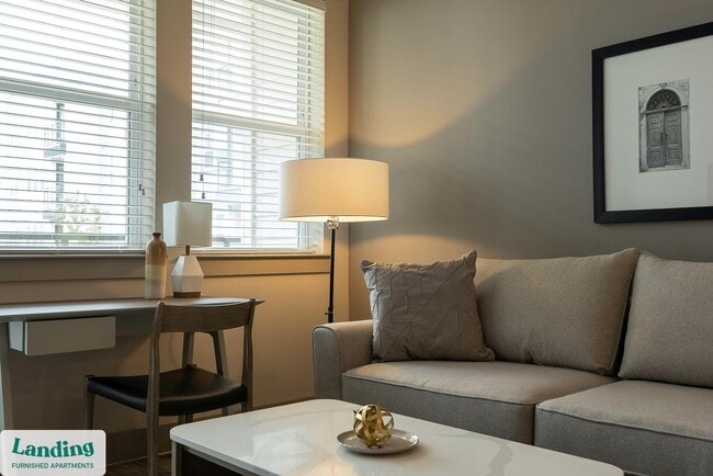 Foto del edificio - 6107 E Riverside Dr