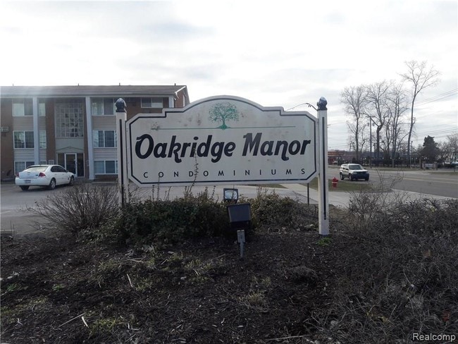 Building Photo - 30602 Oakridge Manor Dr