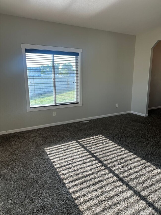 Foto del edificio - Extra Large Home For Rent, 4 Bedrooms! NEW...
