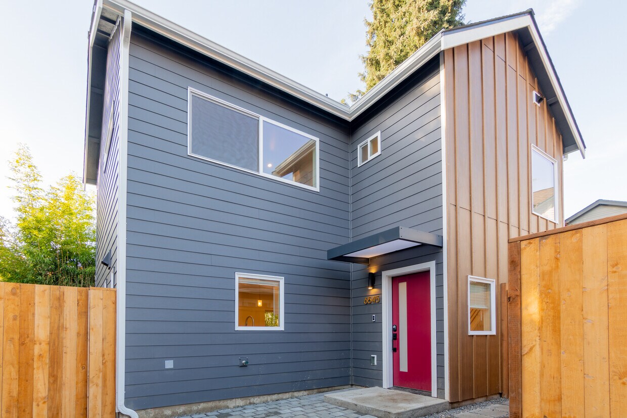 Foto principal - 6547 26th Ave NW