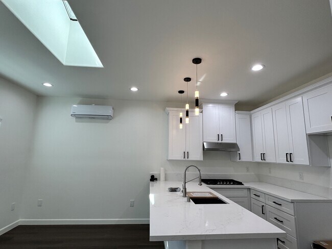 Building Photo - 13294 Whitney Cir