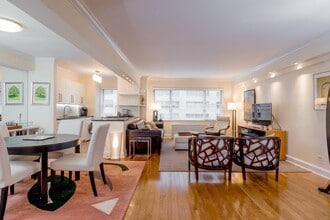Building Photo - 100 W 57th St