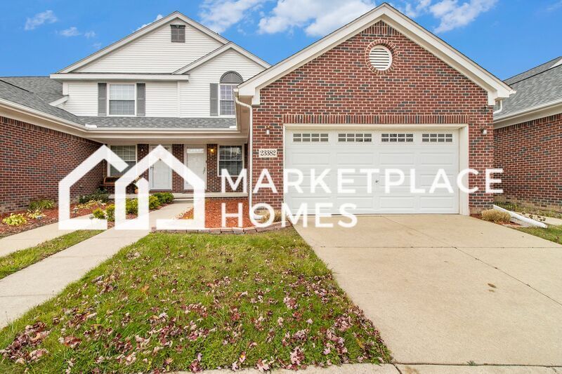 Foto principal - 23382 Pinewood Dr