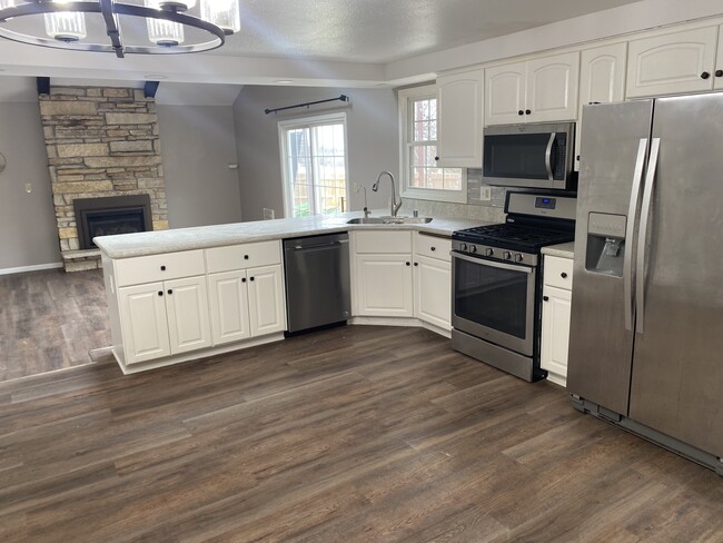 KITCHEN MAIN FLOOR - 2909 Sussex Ln