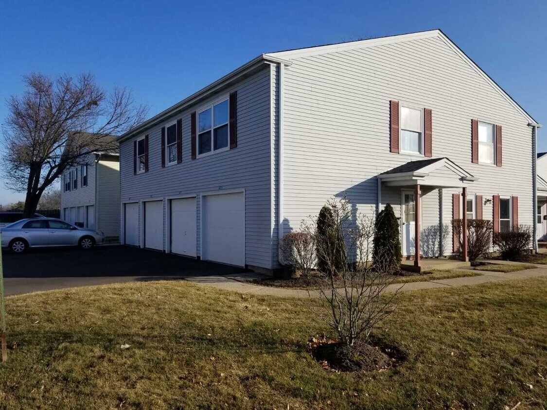 Foto principal - 823 Wellington Ave