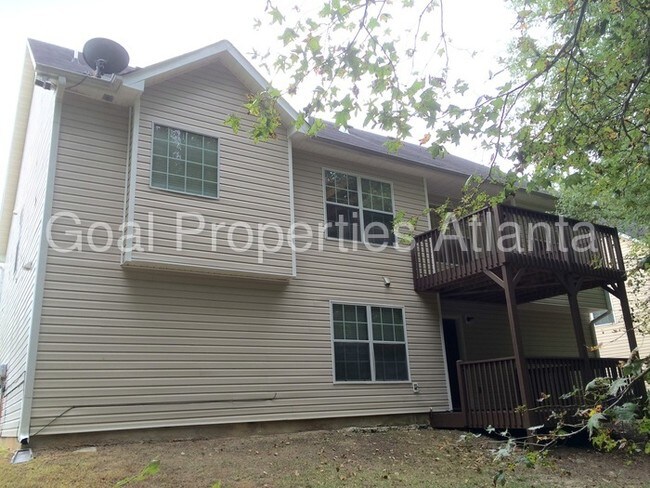 Building Photo - 3539 Oakshire Way SE