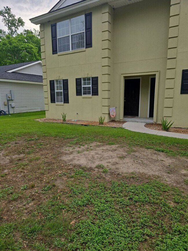 Foto del edificio - 9804 Whitefield Ave