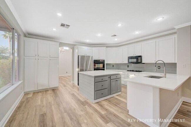 Foto del edificio - 1367 Cadence St