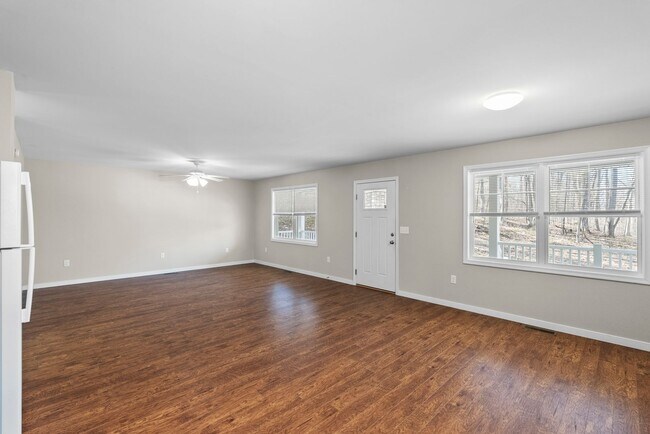 Foto del edificio - 3-Bedroom in Town of Farmville with Privacy and Convenience!