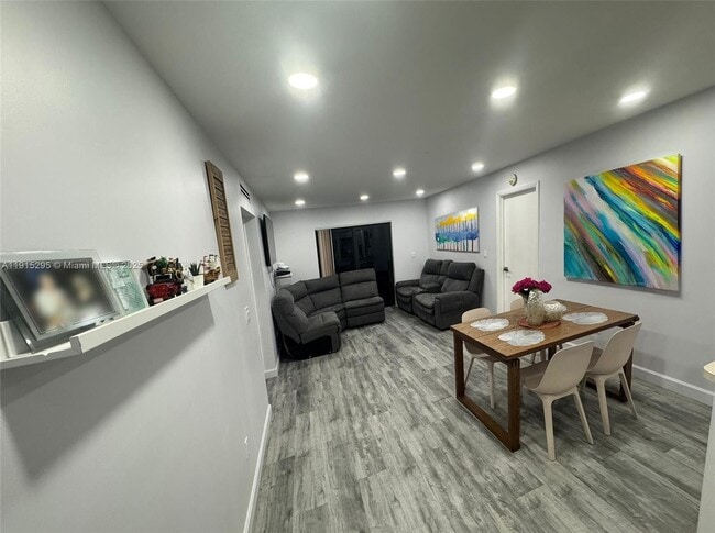 Foto del edificio - 9712 Hammocks Blvd