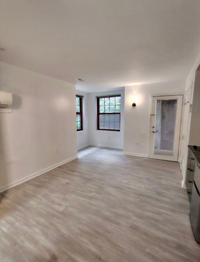 Foto principal - 1426 Rhode Island Ave NW