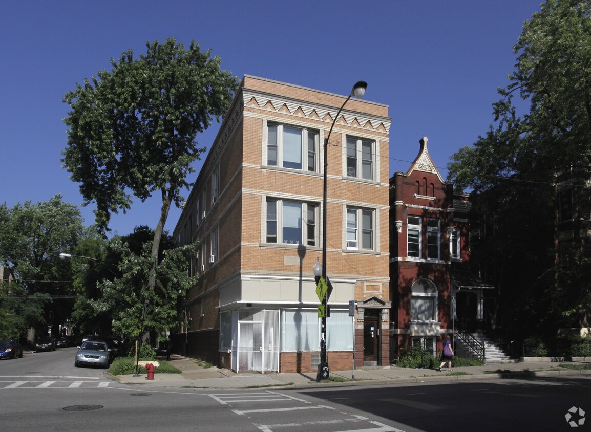 Primary Photo - 1100 N Damen Ave