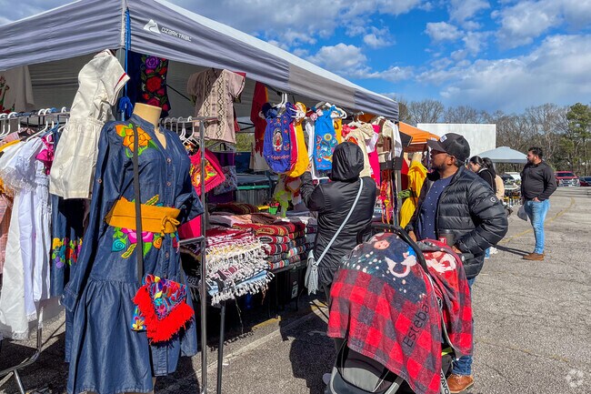 South River Gardens residents can enjoy the Starlight Drive-In, home to a popular flea market every Saturday and Sunday.