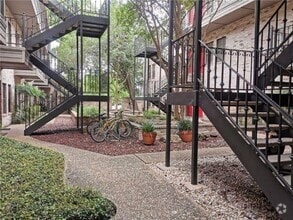 Building Photo - 2216 San Gabriel St