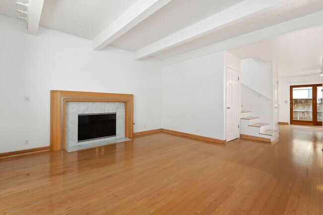 Foto del edificio - Wonderful uptown condo for rent... Santa Barbara!