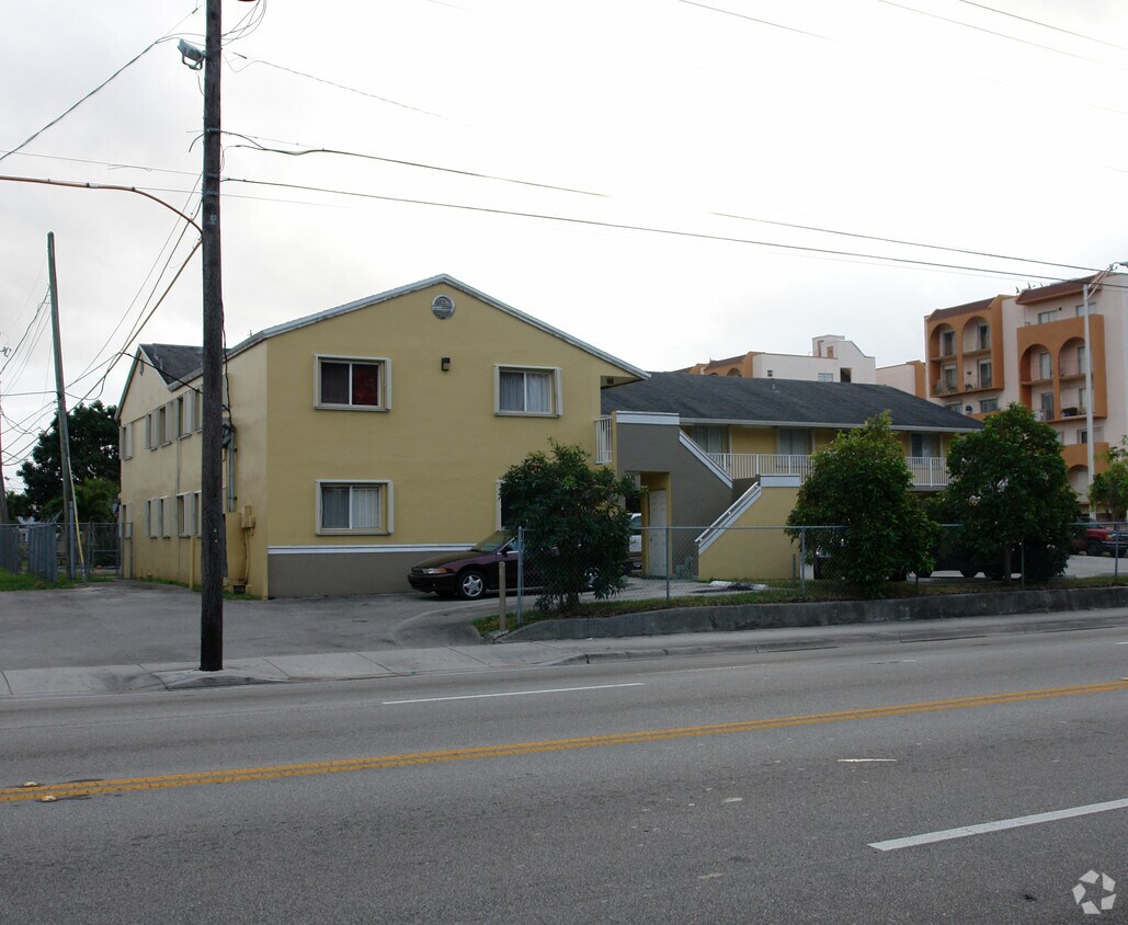 Foto del edificio - 2305 E 4th Ave