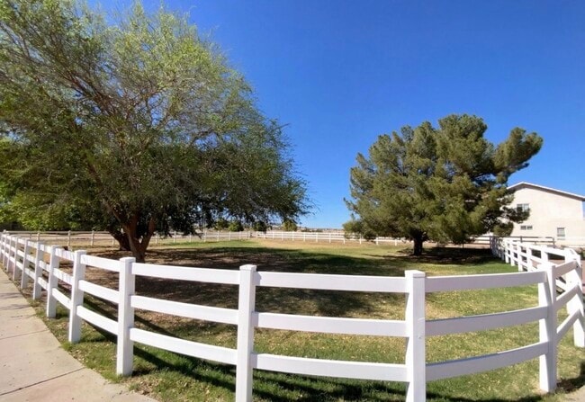 Foto del edificio - 7920 N 175th Ave