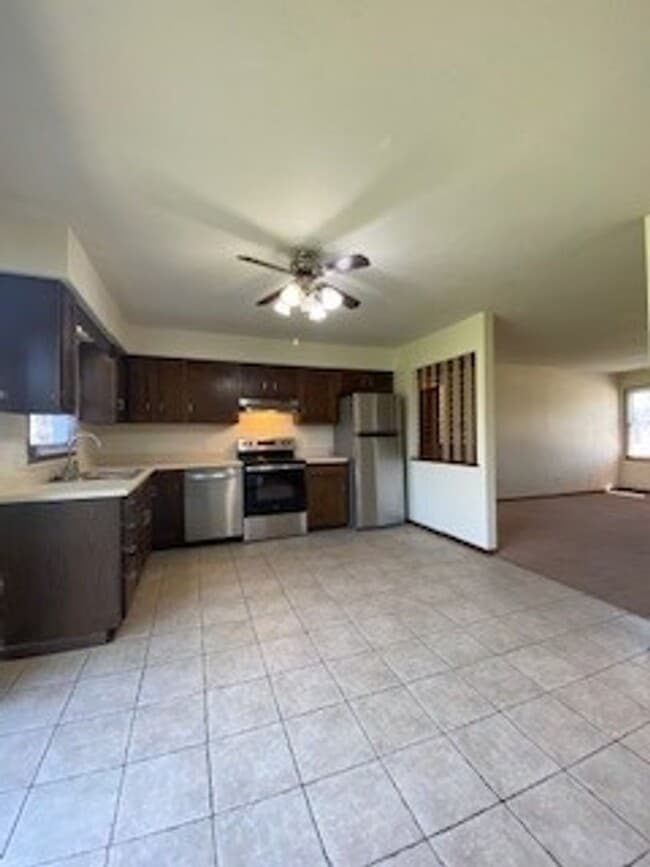 Building Photo - 1312 Co Rd 6